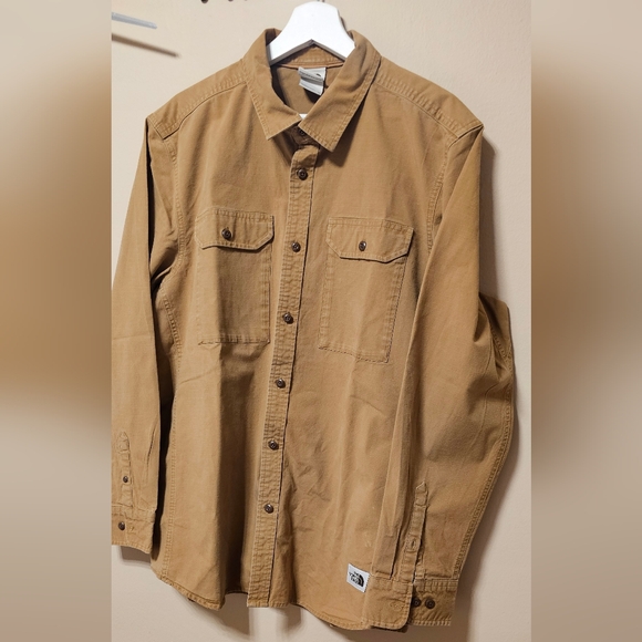 The North Face Other - The North Face Men’s Size XL Tan Beige Battlement Long Sleeve Utility Shirt  V-G
